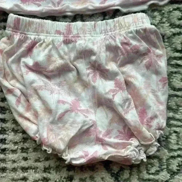 Feather Baby outfit size 6-9 months - Picture 4 of 4